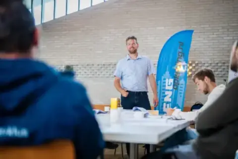 N9b4zet0xai6esvpc1nj.480x480 (1)